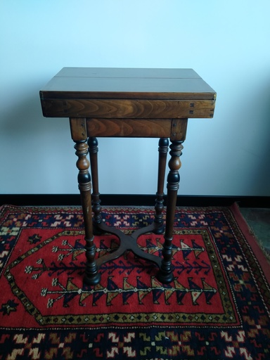 [A002] Table à jeu échiquier Hollandaise en noyer 