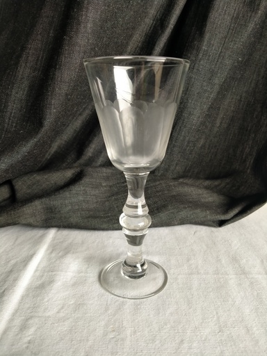 [A059] Verre à vin datant de la fin du XVIIIe siècle 