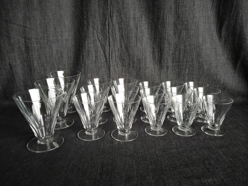 [23030] Partie de service de verres conique Art Déco 