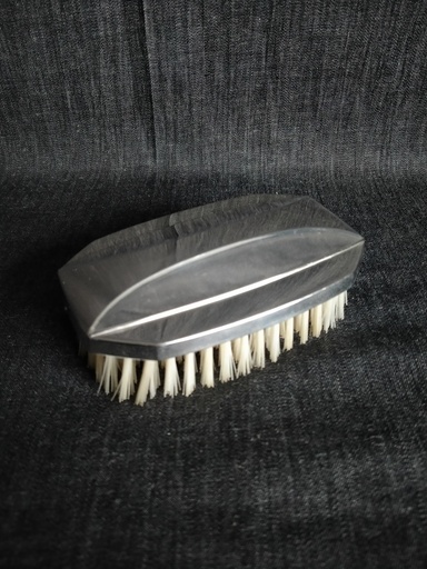 [A048] Brosse à cheveux en métal argenté Art Déco 