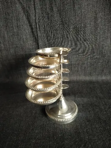 [24085] Ensemble de 5 cendriers empilables sur un axe en métal argenté 