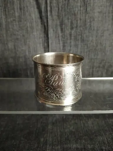 [25084/2] Rond de serviette en argent massif 