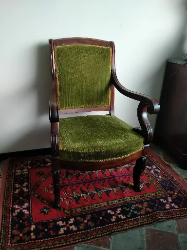 [A136/2] Fauteuil d'époque Restauration en acajou et velours vert 