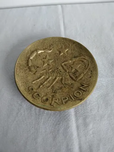 [A141] Coupelle en bronze signe du zodiaque du Scorpion par Max Le Verrier 
