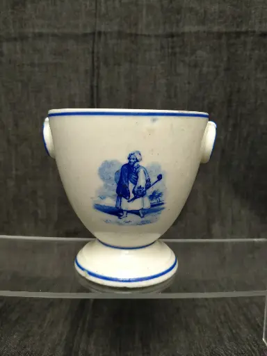 [26008/2] Sucrier en porcelaine de Tournai décor orientaliste XVIIIe siècle