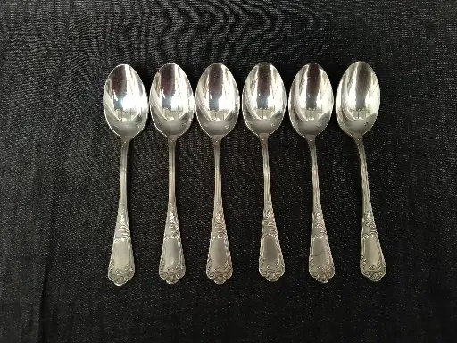 [26024/2] Série de 6 cuillères à café en métal argenté rocaille 