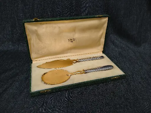 [26053] Couvert à glace manche en argent fourré dans son coffret 