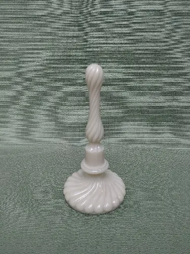 [26049/1] Égouttoir à carafe en opaline de foire couleur crème 
