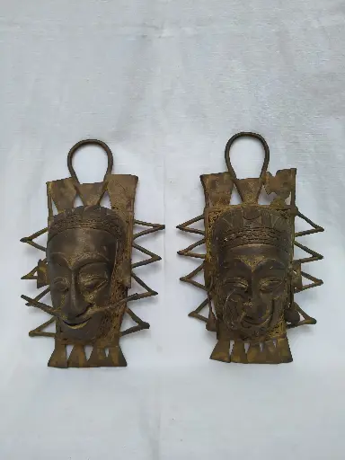 [26065] Paire de masques en bronze traditionnel du Bénin
