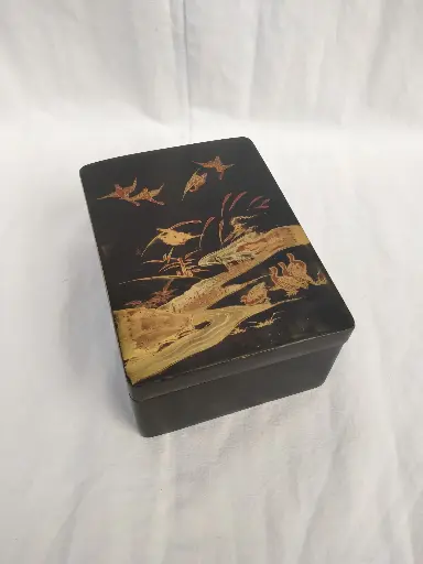 [25051/2] Boite en laque japonaise à décor d'oies 