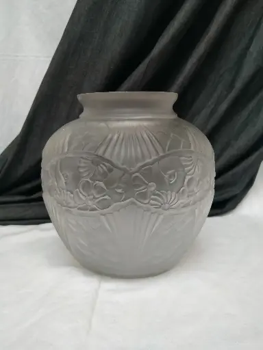 [26078/2] Vase boule Art Déco en verre dépoli 