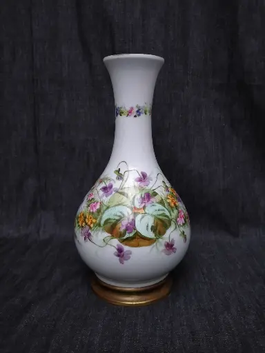 [26079/4] Vase en porcelaine de Paris à décor main de fleurs 