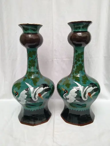 [26082] Paire de vases bouteilles à décor d'oiseaux faience de Delft  