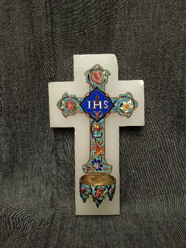 [26088] Bénitier crucifix en émaux cloisonnés sur une croix en onyx XIXe siècle