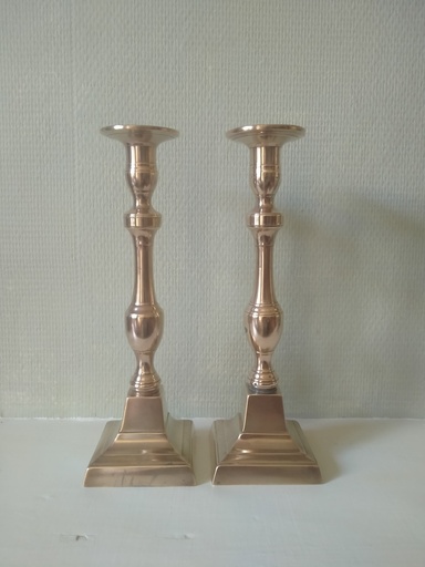 [A069] Paire de flambeaux anglais, laiton, époque victorienne