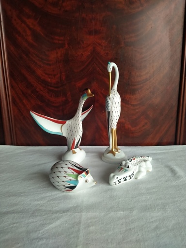 [A084/1] Ensemble de figurines en porcelaine Hongroise, manufacture Hollohaza Hungary 