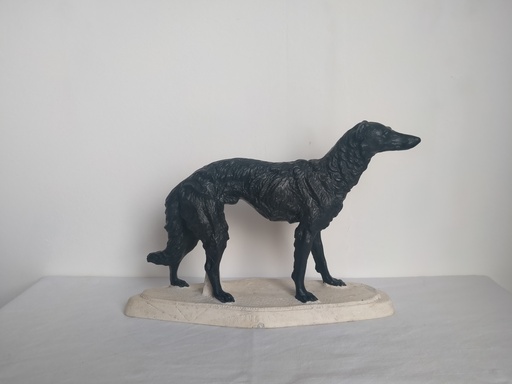 [A121] Lévrier frisé en stuc, "Sultan" de J. Colombini