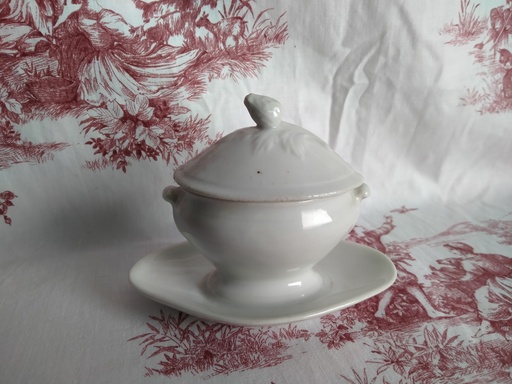 [24078] Ancien moutardier en porcelaine en forme de soupière avec fretel 