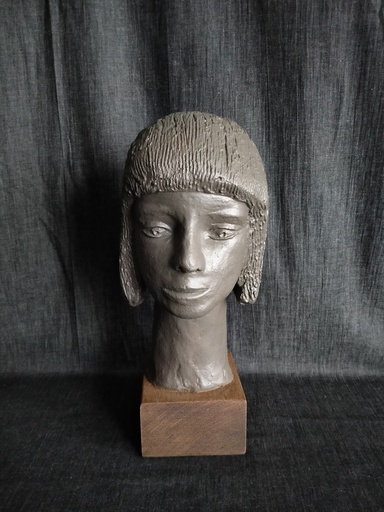 [24053] Buste de femme en terre cuite signé Pierre Marlier 