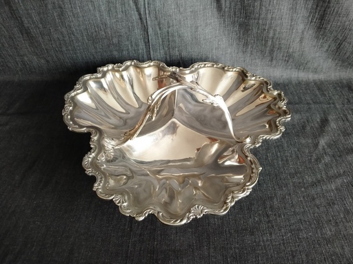 [25005/1] Grand mendiant en métal argenté