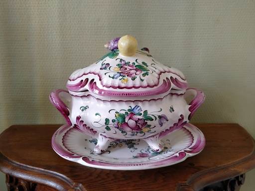 [25031] Terrine couverte avec son plat en faïence de Luneville décor de Strasbourg 