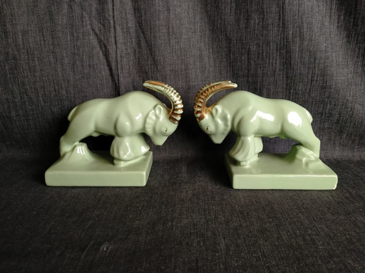 [25044] Paire de mouflons en faïence vert céladon année 40