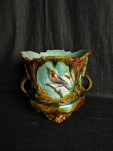 [25047] Cache pot en barbotine à décor d'oiseau