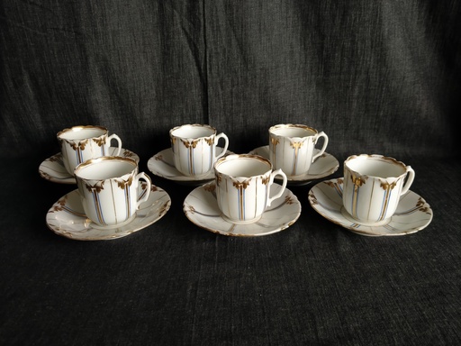 [25069] Série de 6 tasses à café en porcelaine de Paris décor bleu et or 