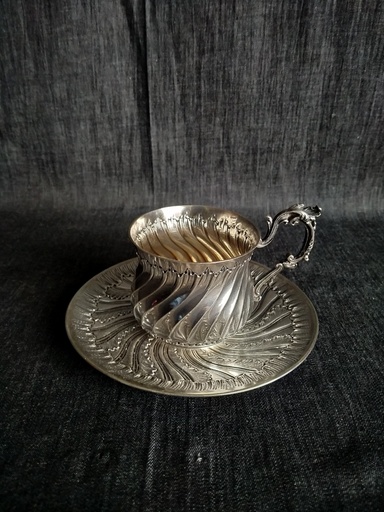 [23060/1] Tasse en argent massif