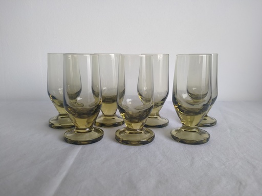 [A088] Série de 7 verres à vin couleur vert olive 